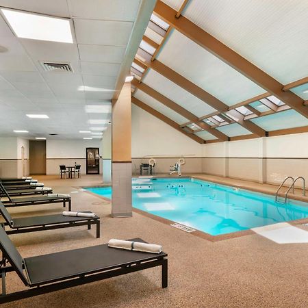 Best Western Plus Kansas City Sports Complex Hotel Exterior photo